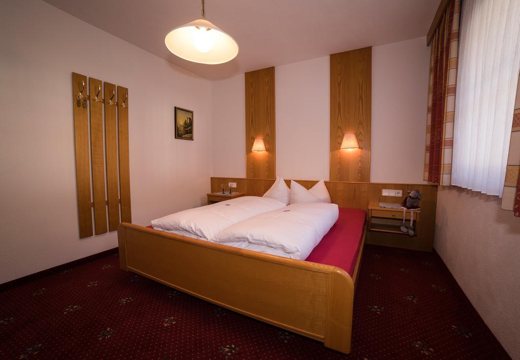 Alberts Bellevue Appartements Hintertux Phòng bức ảnh