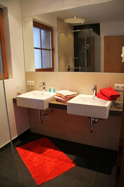 Alberts Bellevue Appartements Hintertux Phòng bức ảnh